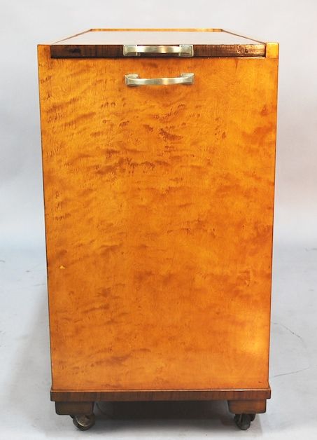 GREAT FIGURED MAPLE FRENCH ART DECO BAR CABINET / CART, CA. 1930 