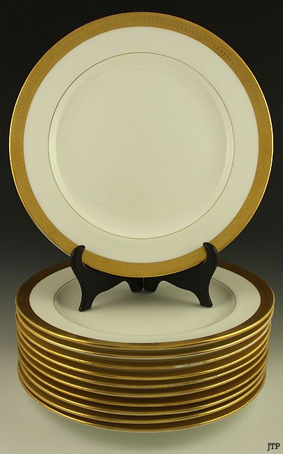 11 MINTONS RAISED GILT PORCELAIN DINNER PLATES 1925  