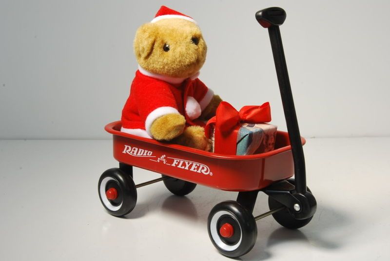 Christmas Accessories  Radio Flyer Christmas Wagon  