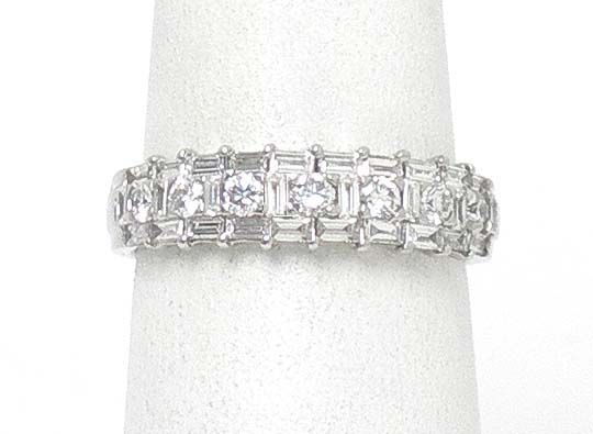 BRILLIANT 18k W G 1.25ctw SPARKLING DIAMONDS BAND RING  