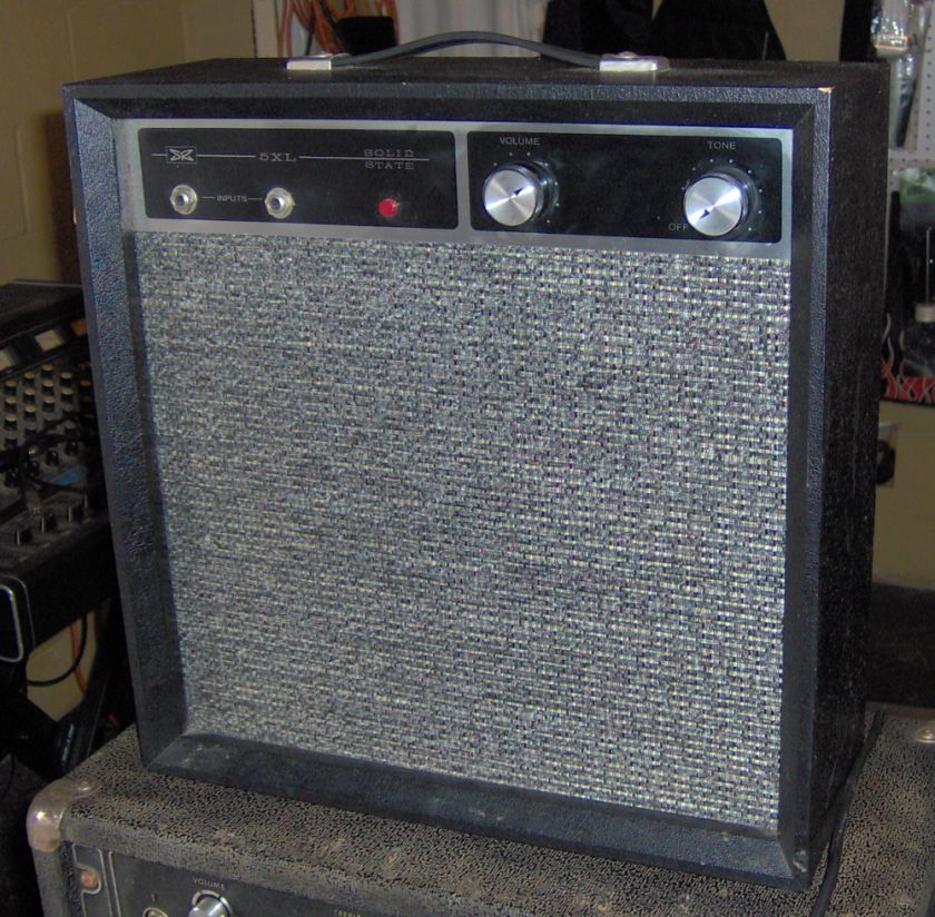   SOLID STATE Amplifier rare COOL SOUNDING VINTAGE ANTIQUE amp  