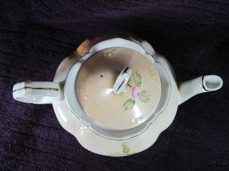 Lefton Vintage Teapot Porcelain Non Working Music Box  