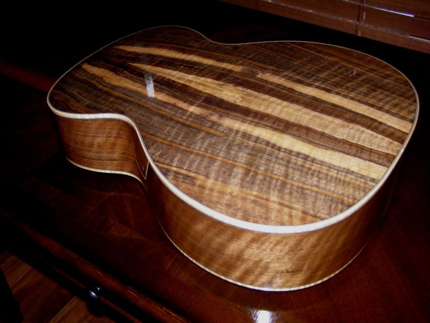 Bamburg OM AAA Flame Walnut & Bear Claw Sitka Spruce   Master Grade 