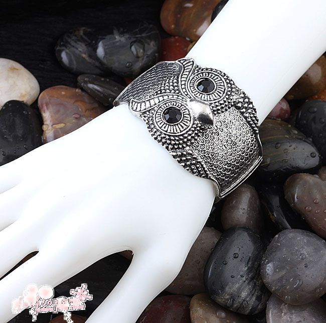   Plated Gold Plated Pretty Stylish Wide Black Eyes Owl Bracelets  