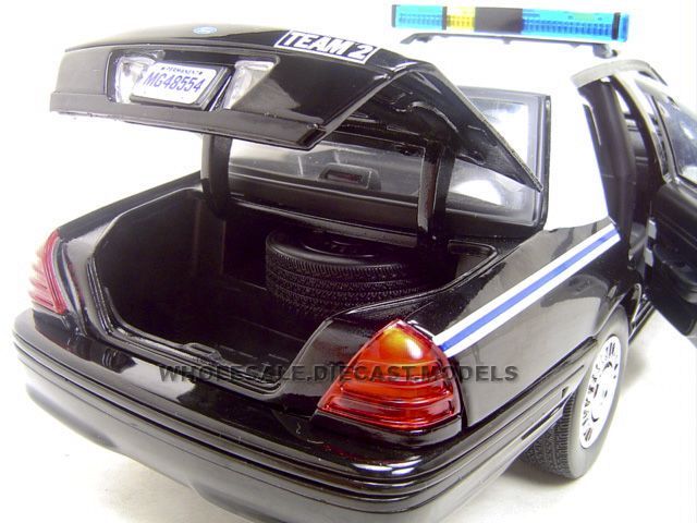 CHARLESTON POLICE CAR FORD CROWN VIC 118 DIECAST MODEL  