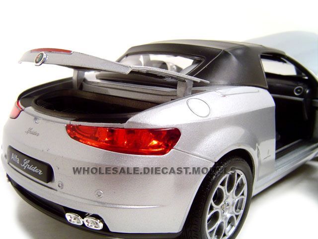 ALFA SPIDER S SILVER SOFT TOP 118 DIECAST MODEL  