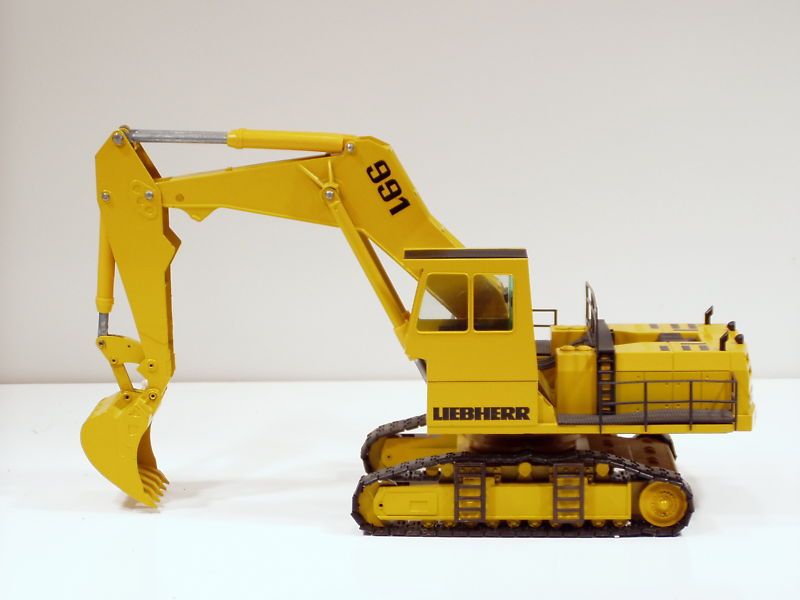 Liebherr 991 Excavator   1/50   Conrad #2823   MIB  