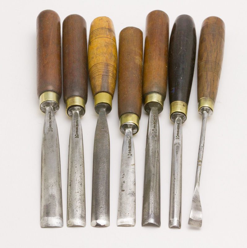 Fine Set of 7 ADDIS Carving Chisels  