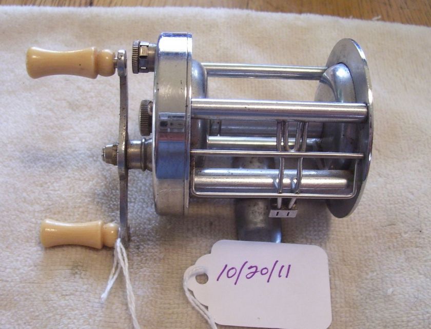 SOUTH BEND 300 C REEL VERY NICE  