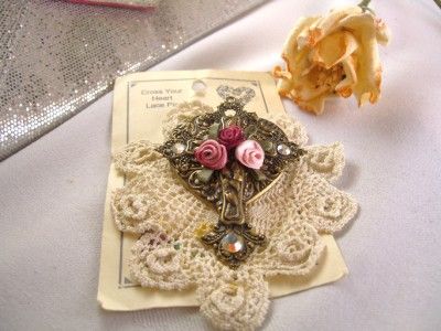   Brooch, 70s ANTIQUE ROSE Victorian Design w Doily, on Original Card