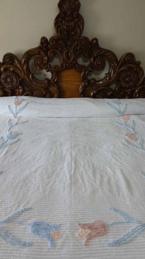 VINTAGE PEACH/BROWN/BLUE FLORAL TULIPS CHENILLE w/GREAT BLUE LEAVES w 