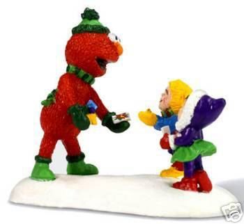 2006 DEPT 56 NP VILL. CHRISTMAS GIFTS FROM ELMO, CUTIE  