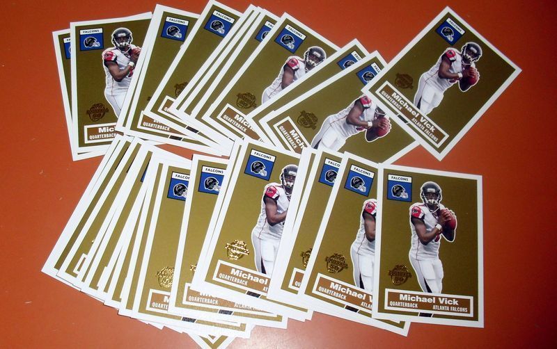 2005 TOPPS FOOTBALL 50 YEARS MICHAEL VICK LOT (31) #15  