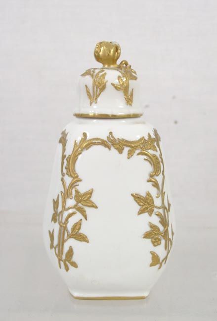 VERY FINE QUALITY 1885 KPM PORCELAIN TEA CADDY  