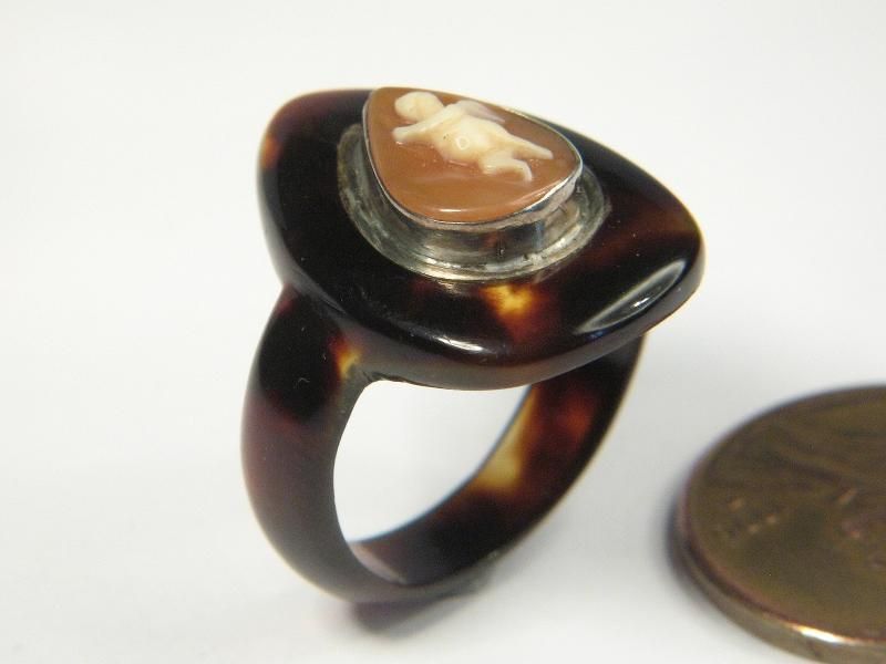 TERRIFIC ANTIQUE NATURAL SHELL HAND CARVED CAMEO RING CUPID c1880 