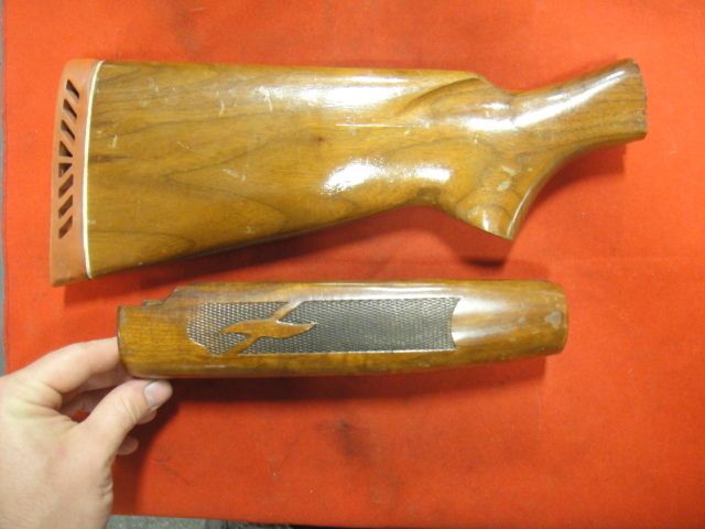 Mossberg 500 Wood Stock Set   12 Gauge   Used Takeoff #016  