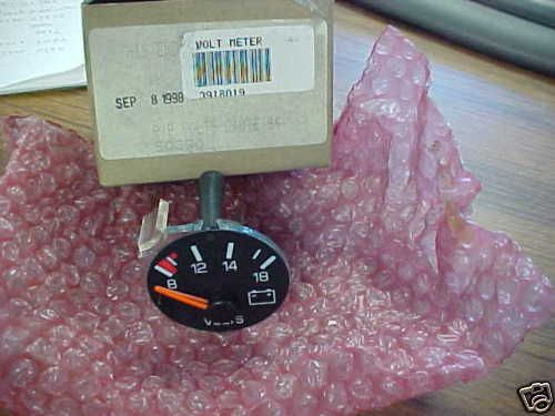 3918019 VOLVO TRUCK 972 VOLT METER NEW OEM  