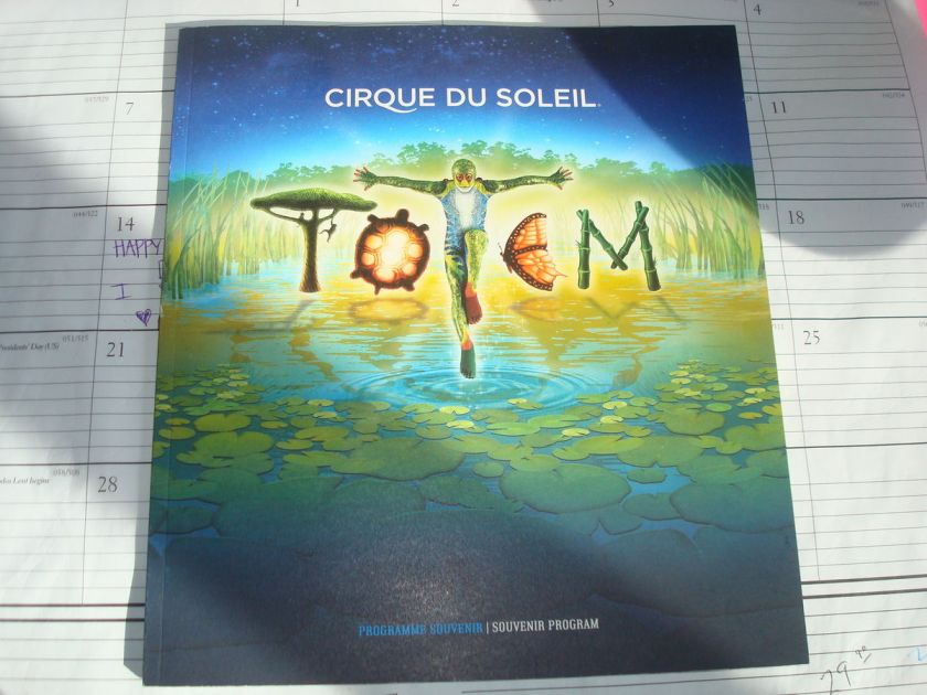 CIRQUE DU SOLEIL   TOTEM   SOUVENIR PROGRAM   BEAUTIFUL PHOTOGRAPHS 