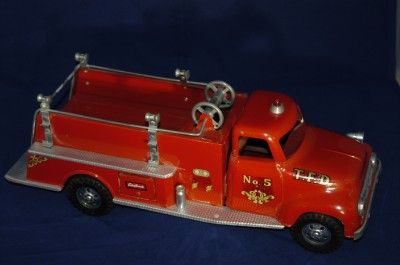   Tonka 1956 Suburban Firetruck * Straight * Missing all Ladders & Hoses