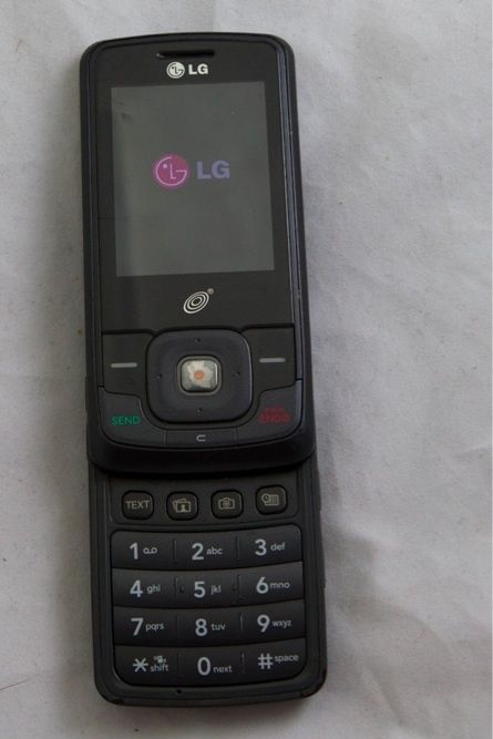 LG 290C   Black (Straight Talk) Cellular Phone 616960017356  