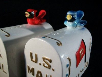 LG VINTAGE ENESCO BLUEBIRD BIRD CARDINAL MAILBOX SALT PEPPER SHAKER 