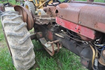 IH INTERNATIONAL FARMALL 240 UTILITY TRACTOR #701  